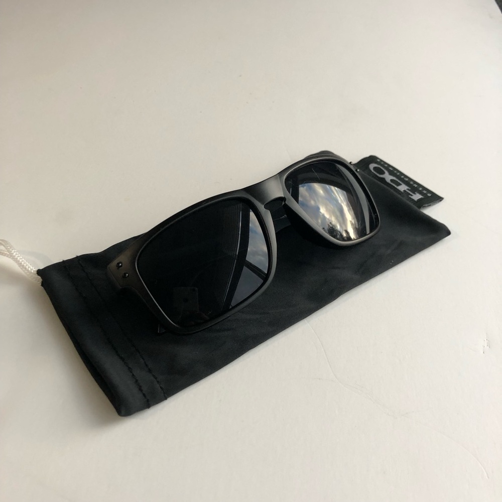Oakley Holbrook Black 9102 - Picture 3 of 8